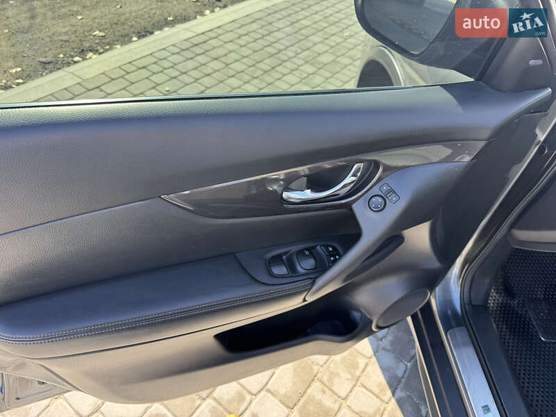 Внедорожник / Кроссовер Nissan Rogue 2018 в Запорожье