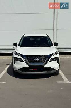 Внедорожник / Кроссовер Nissan Rogue 2023 в 
