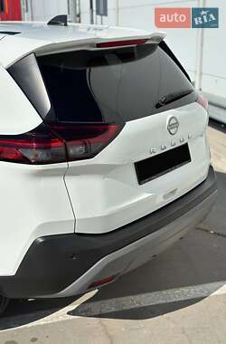 Внедорожник / Кроссовер Nissan Rogue 2023 в 