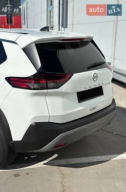 Внедорожник / Кроссовер Nissan Rogue 2023 в 