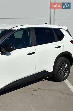 Внедорожник / Кроссовер Nissan Rogue 2023 в 