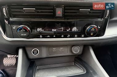 Внедорожник / Кроссовер Nissan Rogue 2021 в 