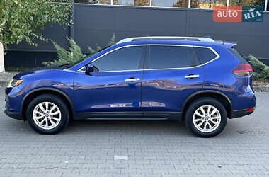 Внедорожник / Кроссовер Nissan Rogue 2018 в 