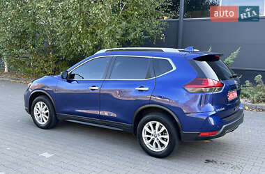 Внедорожник / Кроссовер Nissan Rogue 2018 в 