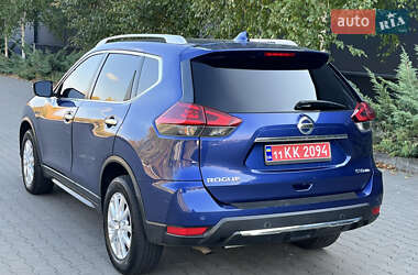 Внедорожник / Кроссовер Nissan Rogue 2018 в 