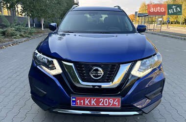 Внедорожник / Кроссовер Nissan Rogue 2018 в 