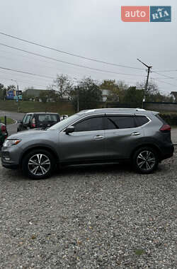 Внедорожник / Кроссовер Nissan Rogue 2019 в 