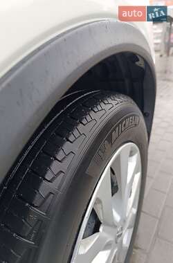 Внедорожник / Кроссовер Nissan Rogue 2016 в Александрие