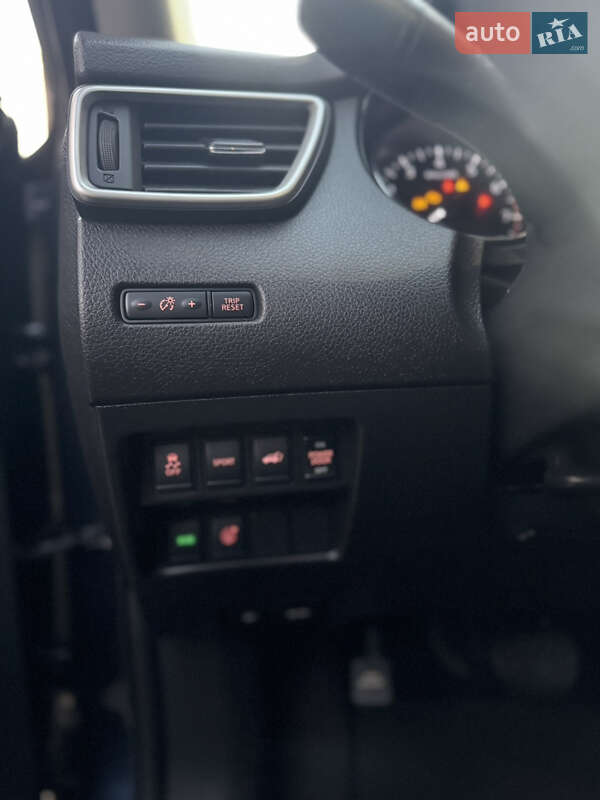 Внедорожник / Кроссовер Nissan Rogue 2016 в Кривом Роге фото 16 Внедорожник / Кроссовер Nissan Rogue 2016 в Кривом Роге