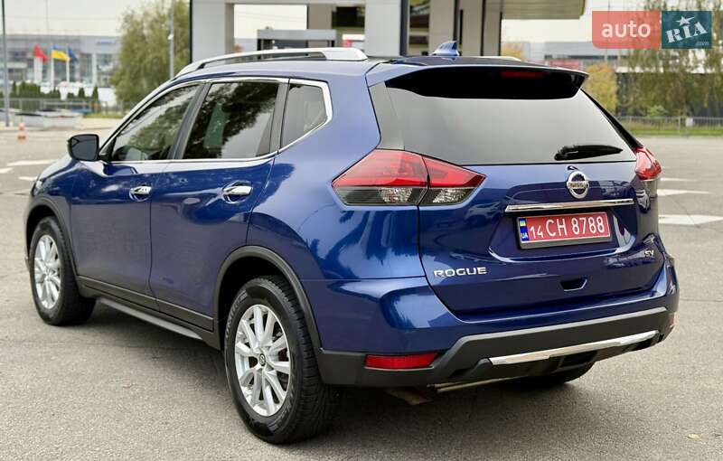 Позашляховик / Кросовер Nissan Rogue 2017 в Києві