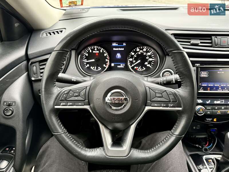 Позашляховик / Кросовер Nissan Rogue 2017 в Києві