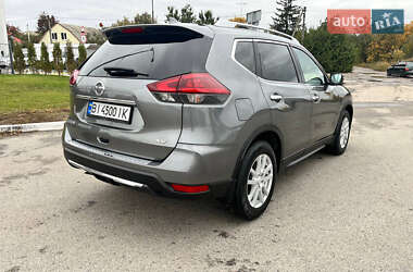 Внедорожник / Кроссовер Nissan Rogue 2018 в 