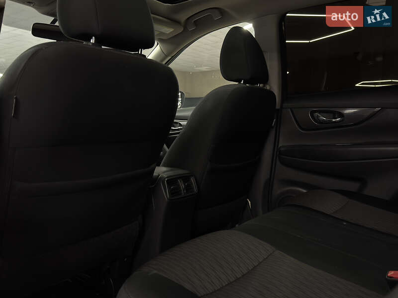 Позашляховик / Кросовер Nissan Rogue 2017 в Миколаєві