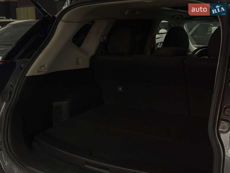 Позашляховик / Кросовер Nissan Rogue 2017 в Миколаєві