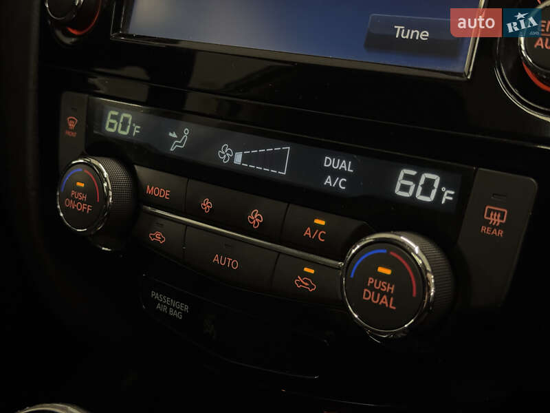 Позашляховик / Кросовер Nissan Rogue 2017 в Миколаєві