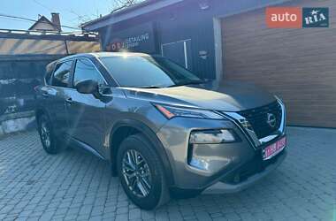 Внедорожник / Кроссовер Nissan Rogue 2022 в Нововолынске