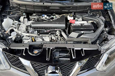 Внедорожник / Кроссовер Nissan Rogue 2015 в 