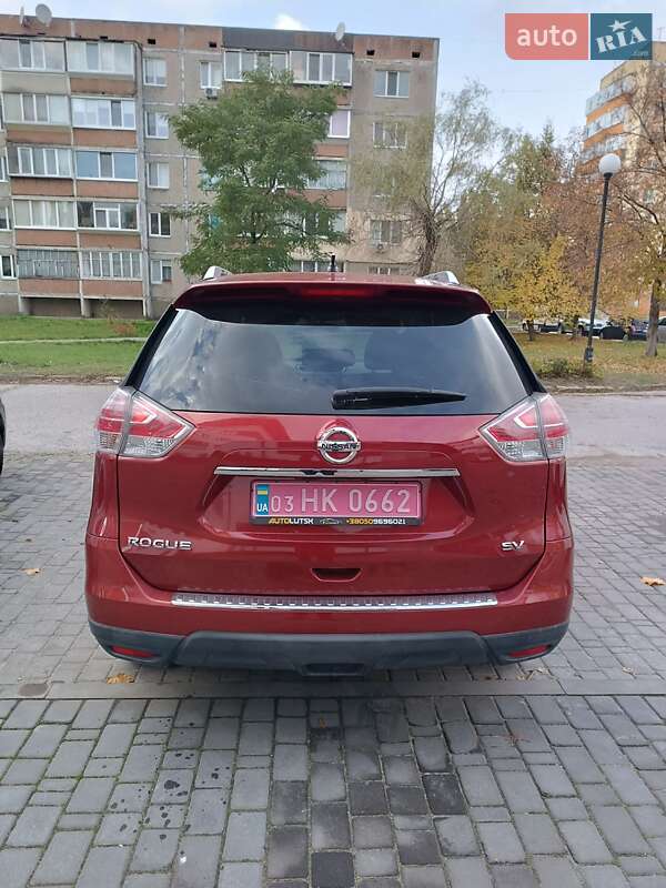 Внедорожник / Кроссовер Nissan Rogue 2016 в Маневичах