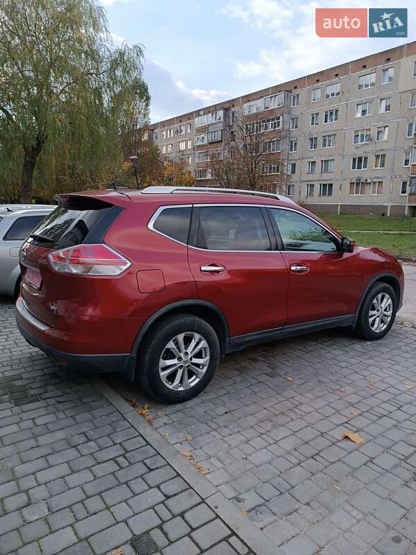 Внедорожник / Кроссовер Nissan Rogue 2016 в Маневичах