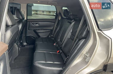 Внедорожник / Кроссовер Nissan Rogue 2020 в 