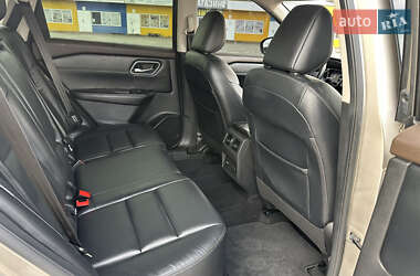 Внедорожник / Кроссовер Nissan Rogue 2020 в 