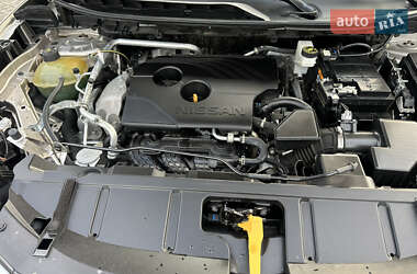 Внедорожник / Кроссовер Nissan Rogue 2020 в 