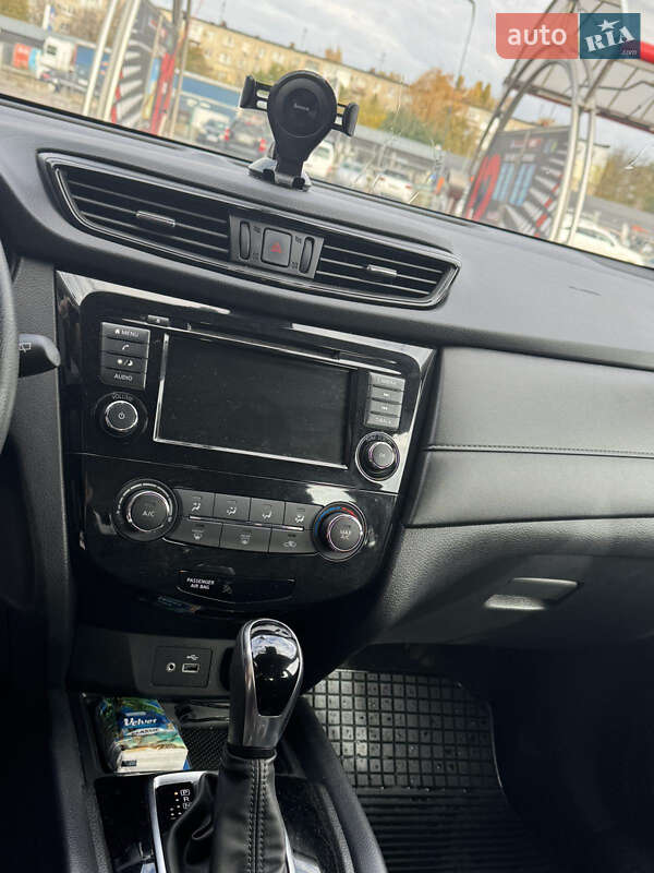 Внедорожник / Кроссовер Nissan Rogue 2020 в Полтаве