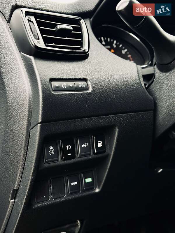 Позашляховик / Кросовер Nissan Rogue 2017 в Кропивницькому