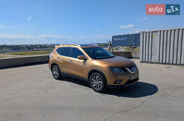 Внедорожник / Кроссовер Nissan Rogue 2014 в Львове