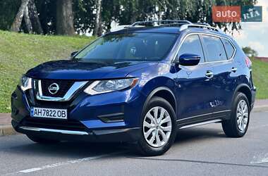 Позашляховик / Кросовер Nissan Rogue 2017 в Києві