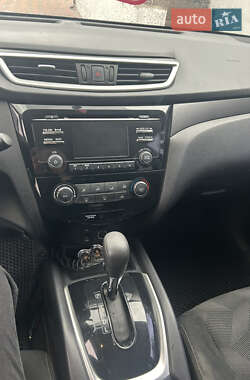 Внедорожник / Кроссовер Nissan Rogue 2015 в 
