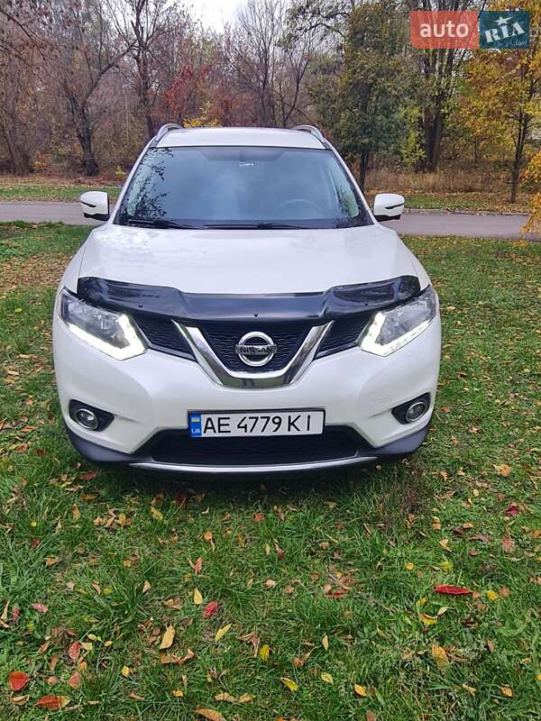 Внедорожник / Кроссовер Nissan Rogue 2016 в Днепре