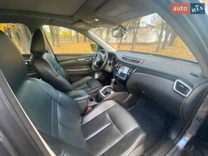 Внедорожник / Кроссовер Nissan Rogue 2015 в Гайвороне