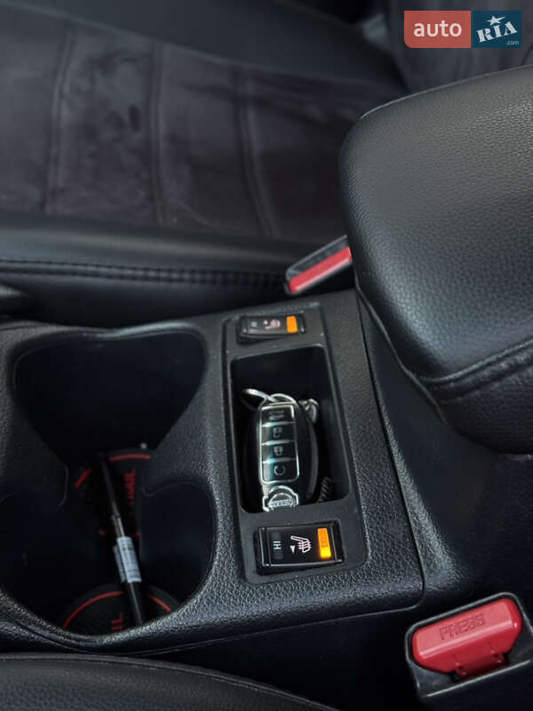 Внедорожник / Кроссовер Nissan Rogue 2017 в Мельнице-Подольской