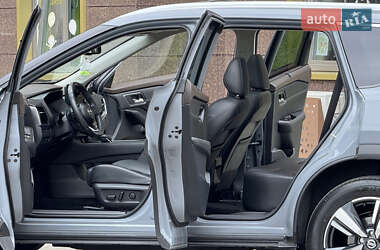 Внедорожник / Кроссовер Nissan Rogue 2021 в 