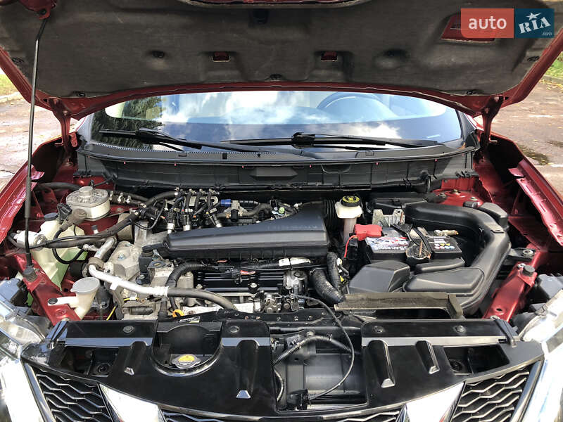 Внедорожник / Кроссовер Nissan Rogue 2016 в Житомире