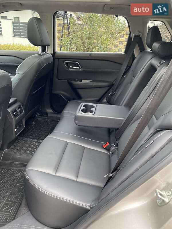 Позашляховик / Кросовер Nissan Rogue 2021 в Рівному