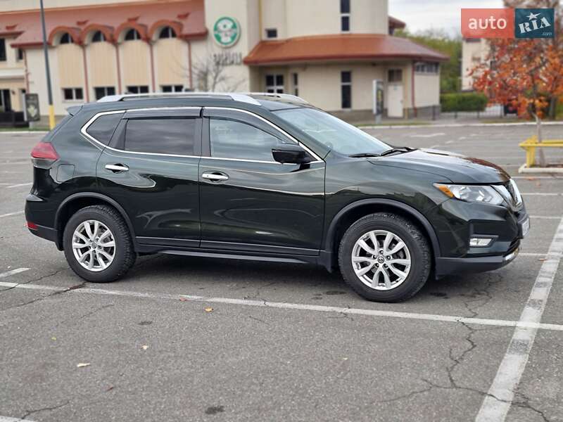 Позашляховик / Кросовер Nissan Rogue 2018 в Броварах