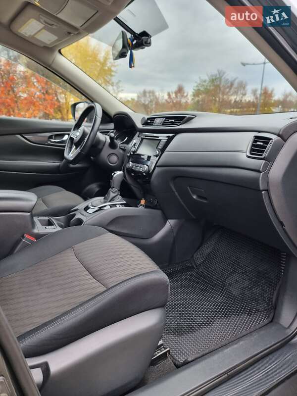 Позашляховик / Кросовер Nissan Rogue 2018 в Броварах