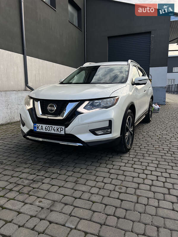 Внедорожник / Кроссовер Nissan Rogue 2019 в Киеве