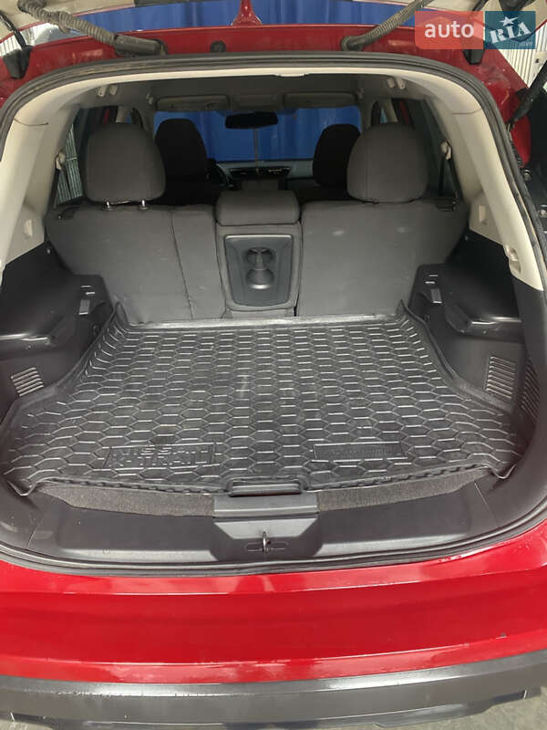 Позашляховик / Кросовер Nissan Rogue 2017 в Бережанах