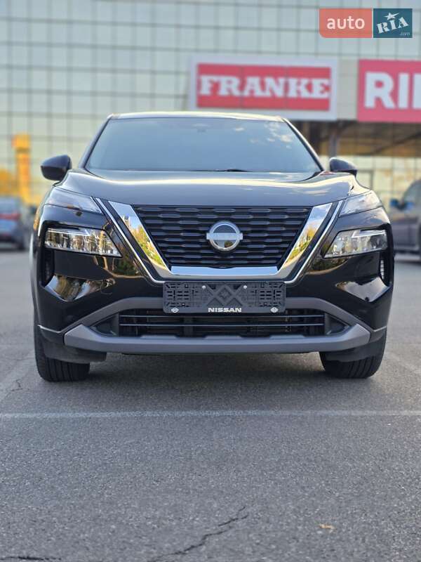 Внедорожник / Кроссовер Nissan Rogue 2023 в Киеве