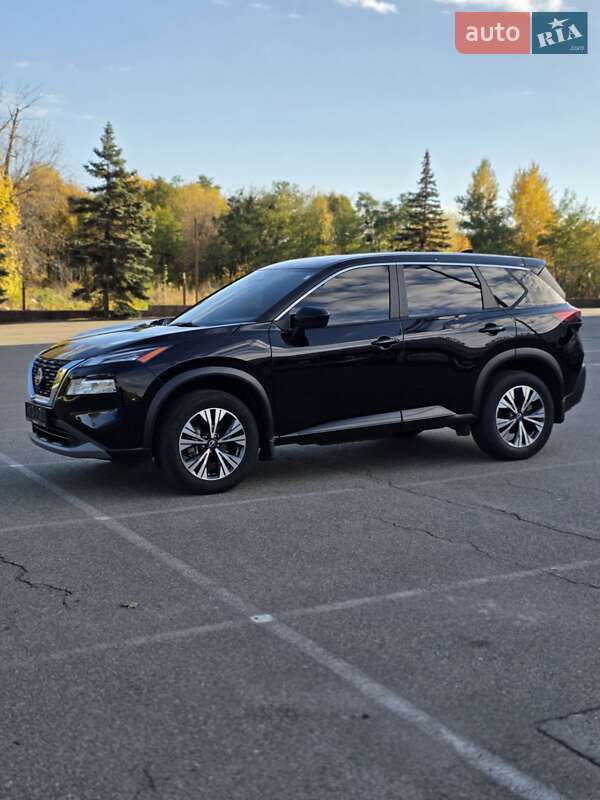 Внедорожник / Кроссовер Nissan Rogue 2023 в Киеве