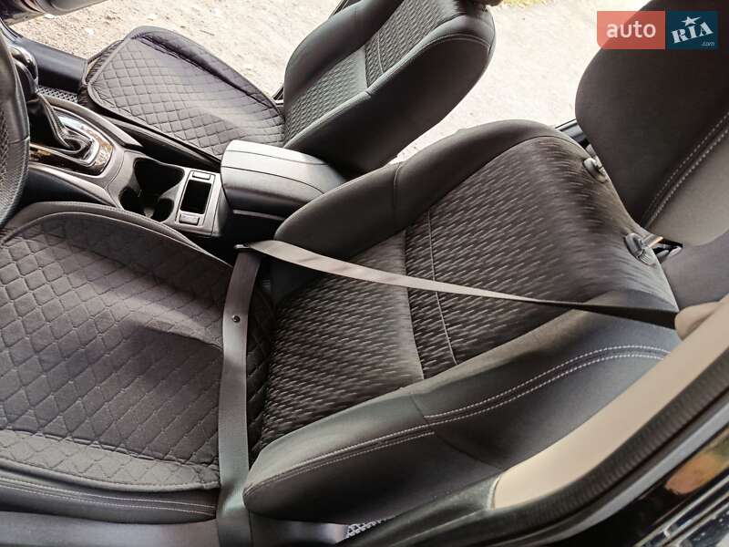 Внедорожник / Кроссовер Nissan Rogue 2016 в Хмельницком