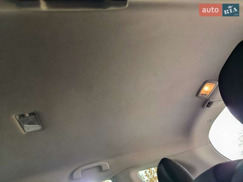 Внедорожник / Кроссовер Nissan Rogue 2016 в Хмельницком