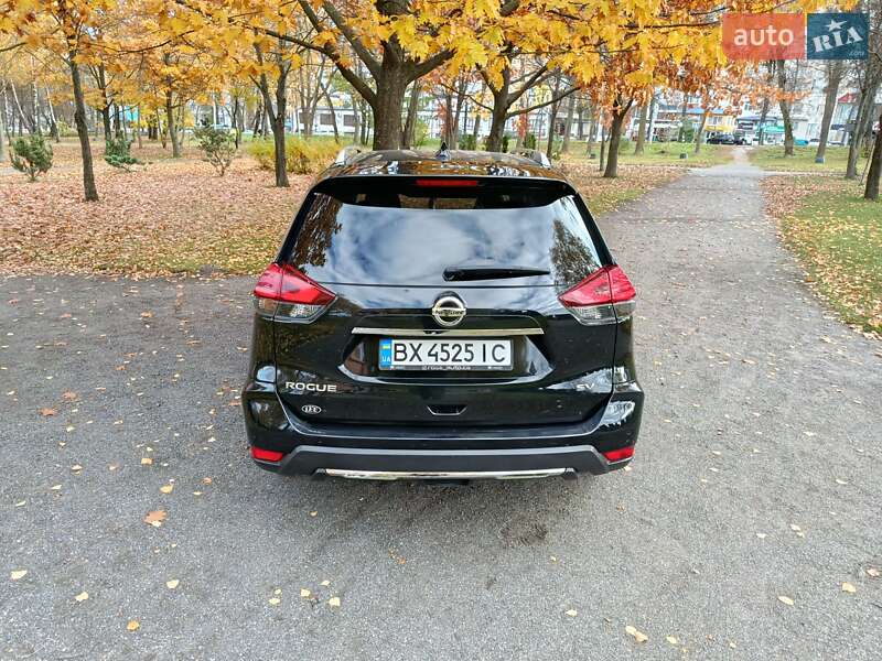 Внедорожник / Кроссовер Nissan Rogue 2016 в Хмельницком