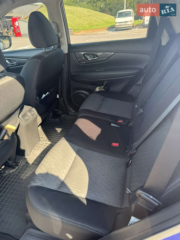 Внедорожник / Кроссовер Nissan Rogue 2016 в Киеве