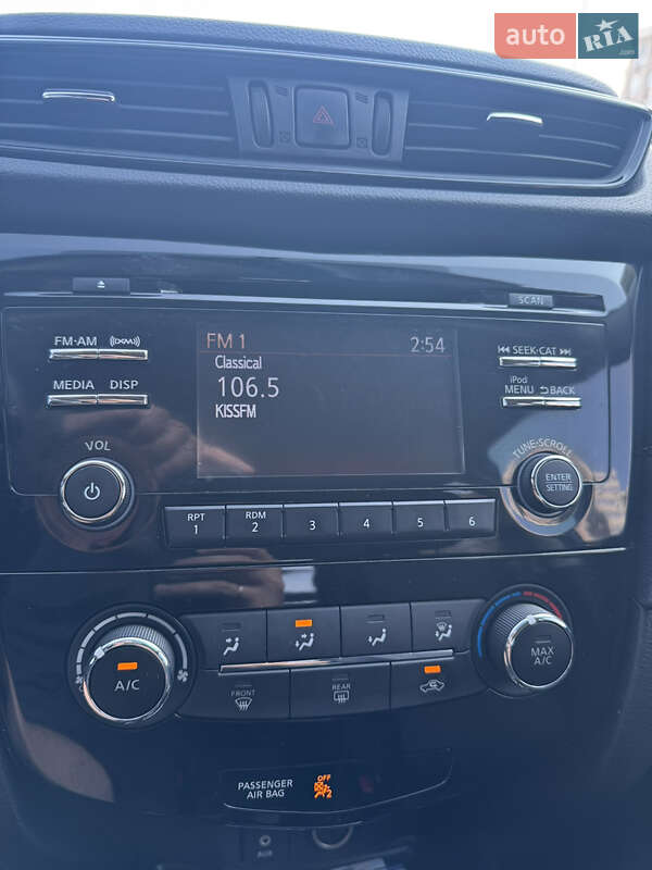 Внедорожник / Кроссовер Nissan Rogue 2016 в Киеве