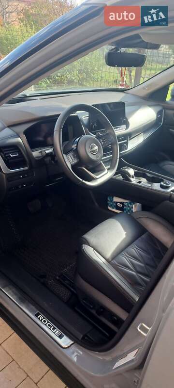 Позашляховик / Кросовер Nissan Rogue 2023 в Львові