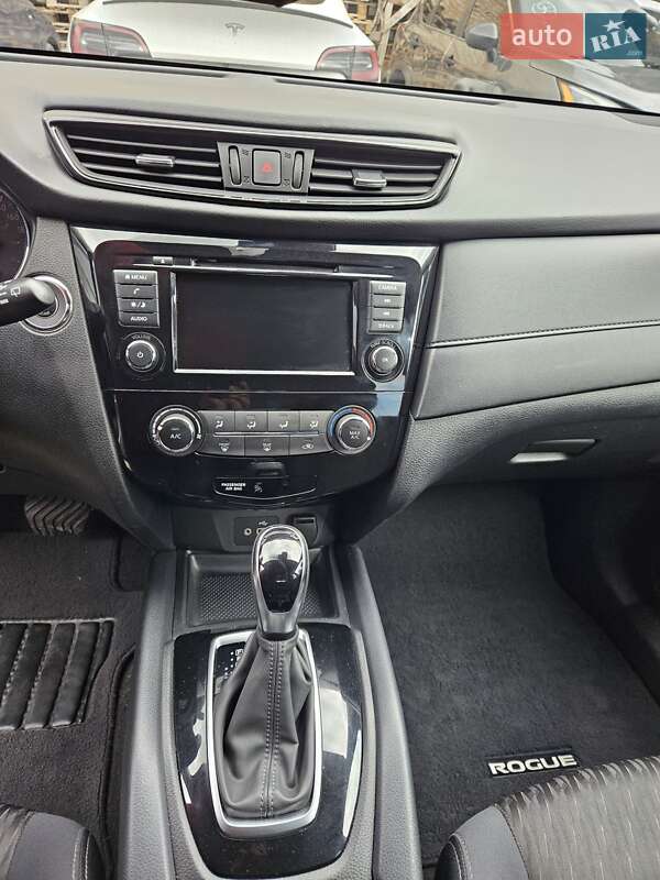 Позашляховик / Кросовер Nissan Rogue 2019 в Києві